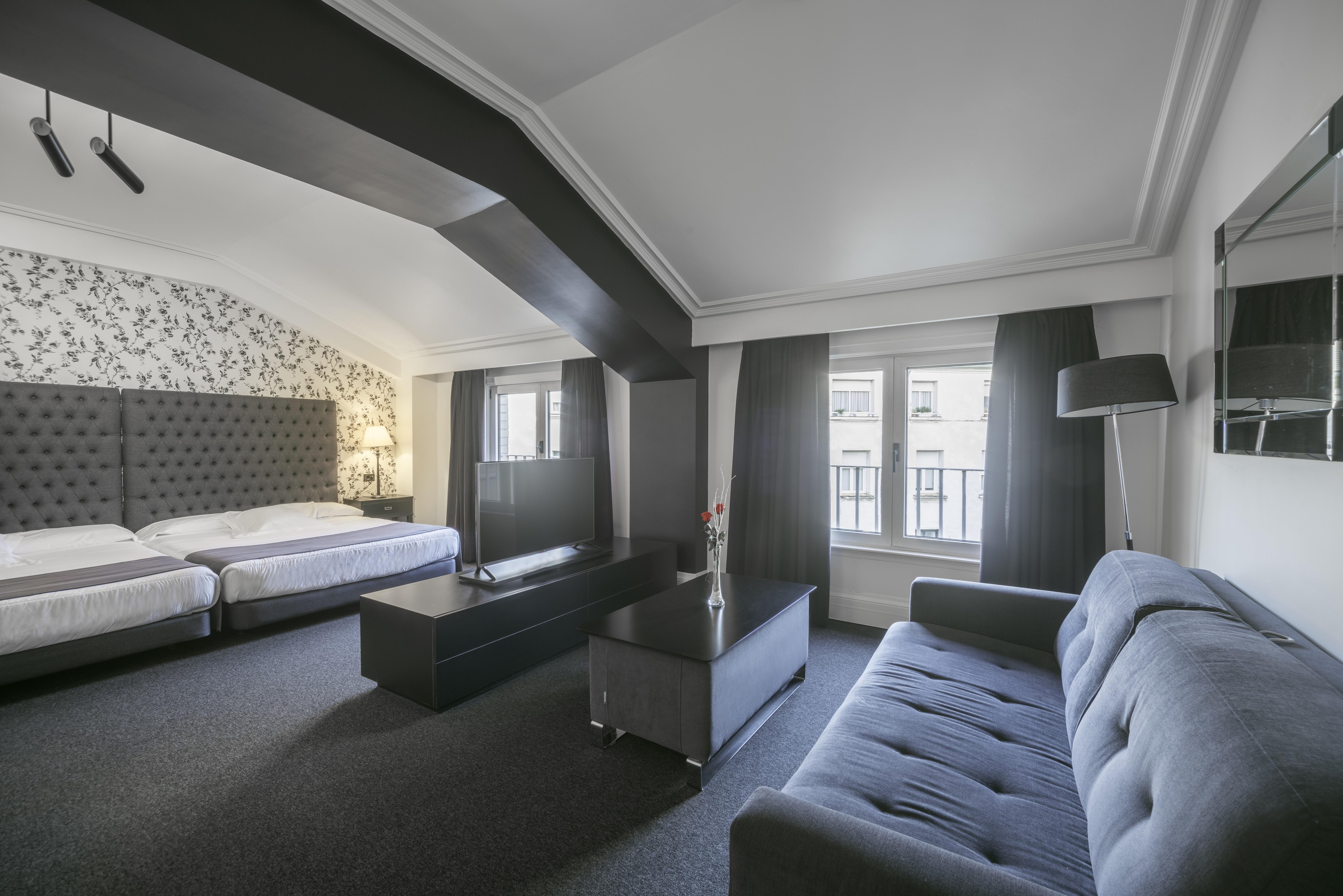 โรงแรมโลเปซเดอฮาโร บิลเบา ภายนอก รูปภาพ Suite