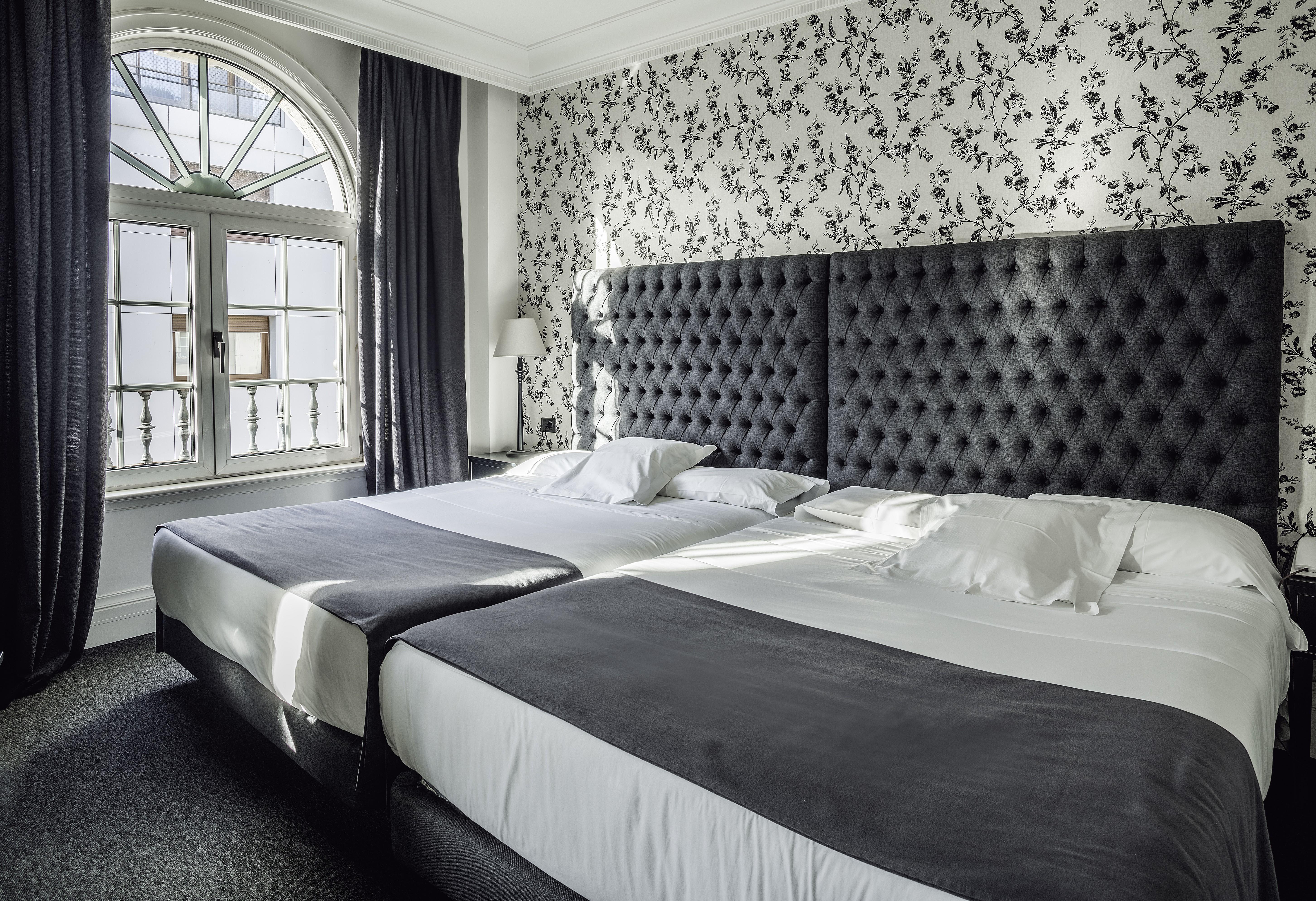 โรงแรมโลเปซเดอฮาโร บิลเบา ภายนอก รูปภาพ A room at the Hotel Axelmannstein