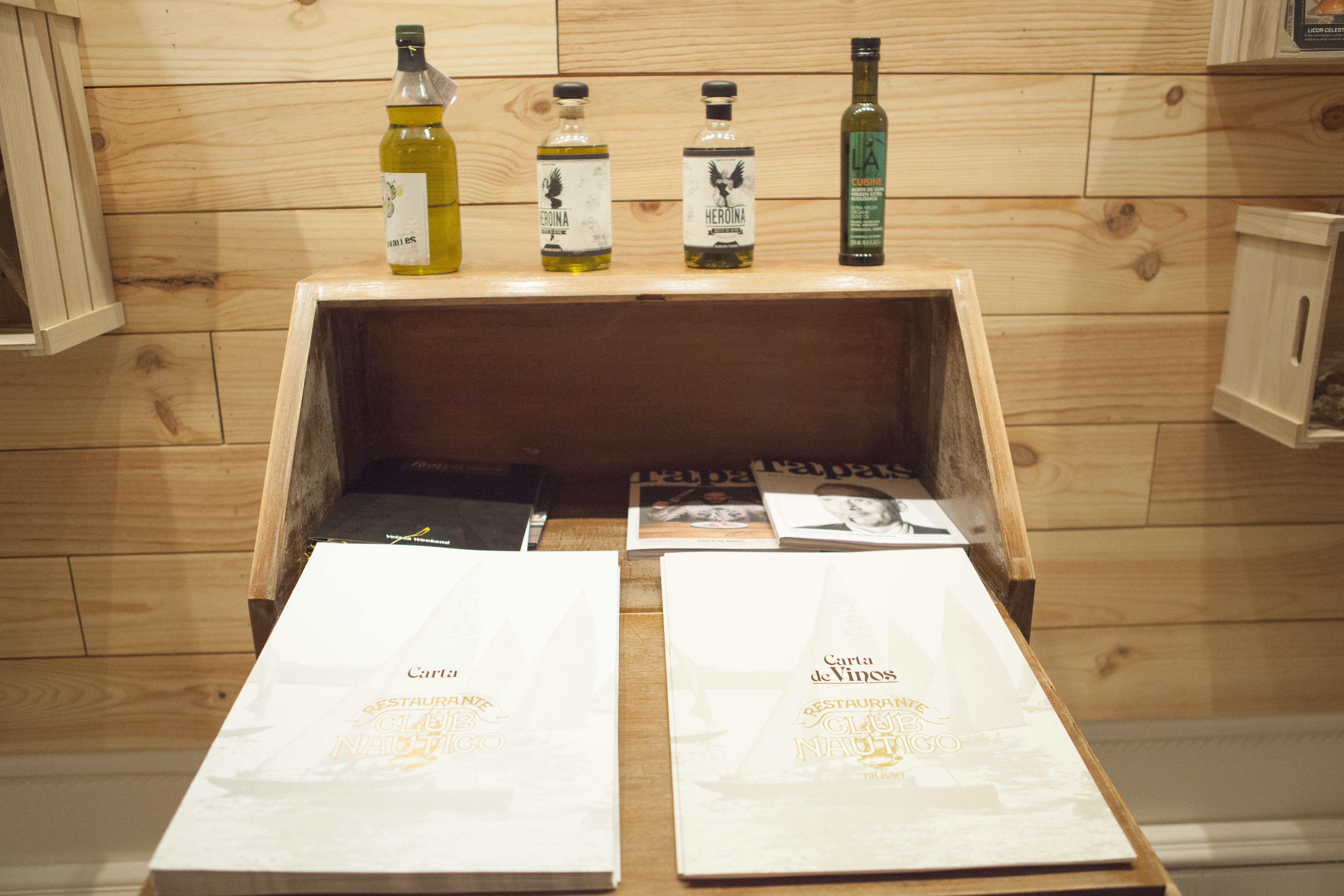 โรงแรมโลเปซเดอฮาโร บิลเบา ภายนอก รูปภาพ Olive oil tasting