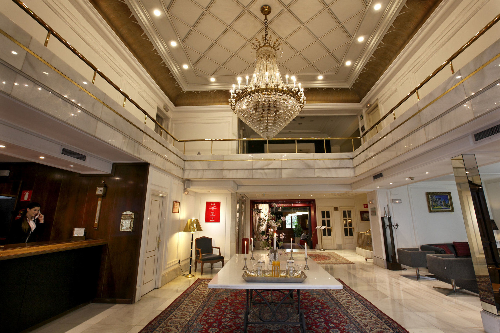 โรงแรมโลเปซเดอฮาโร บิลเบา ภายนอก รูปภาพ Lobby